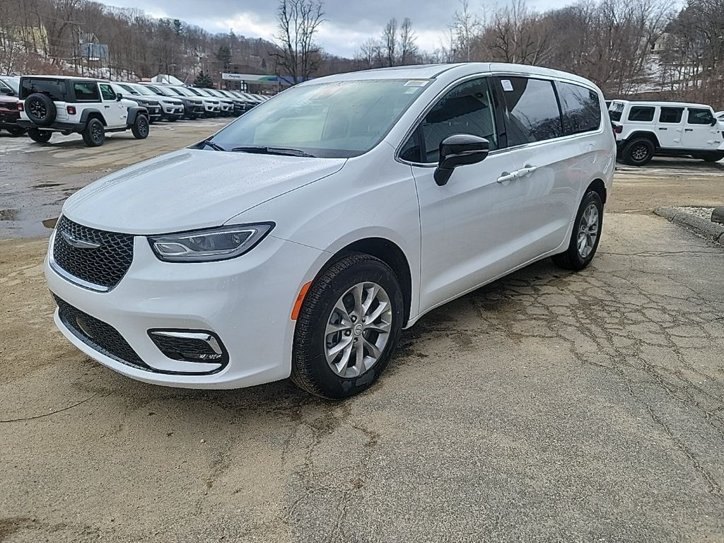 New 2026 Chrysler Pacifica LIMITED AWD Passenger Van