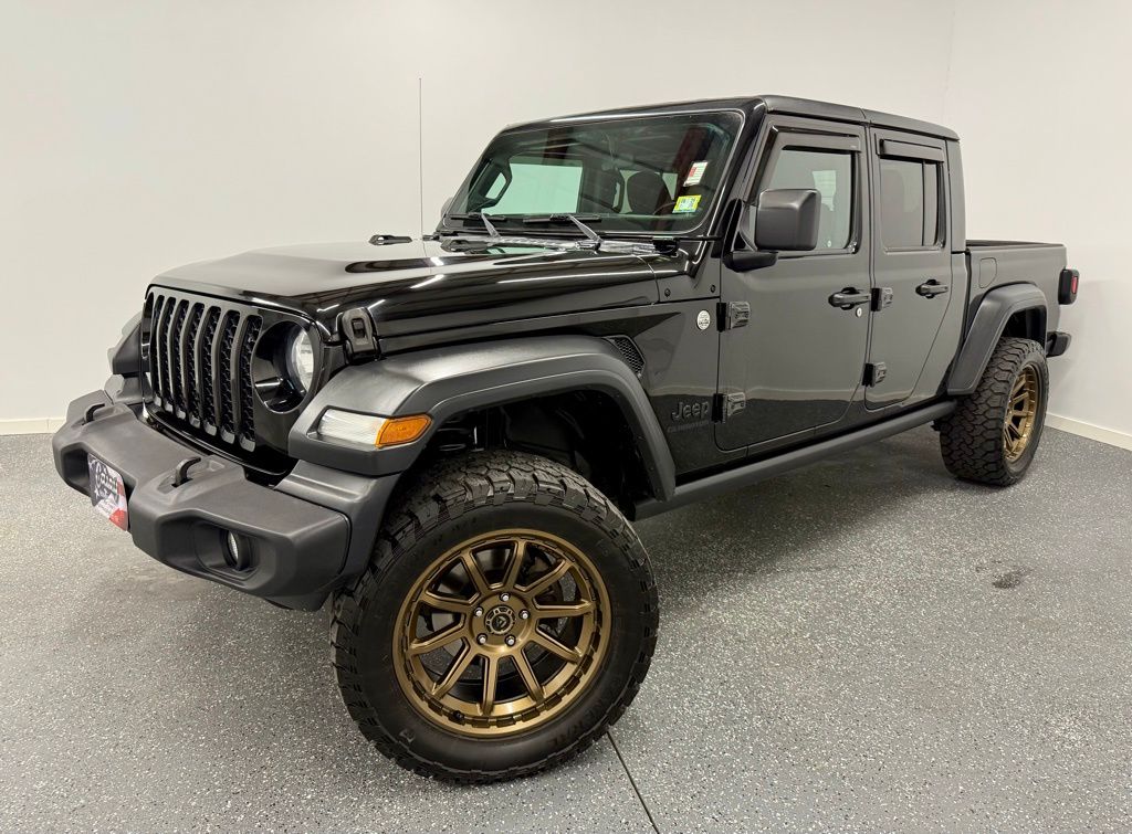 2020 Jeep Gladiator Sport photo 3
