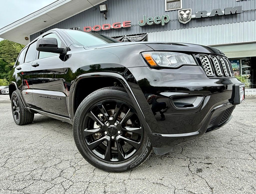2022 Jeep Cherokee Laredo X photo 3