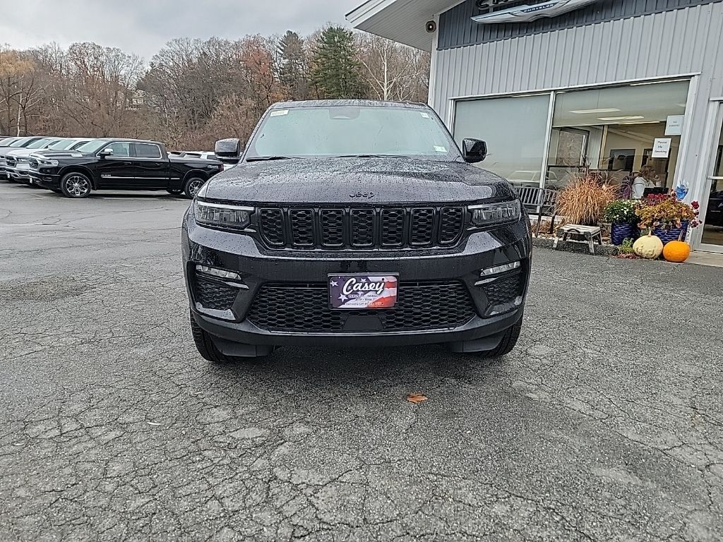 2025 Jeep Grand Cherokee Limited photo 2