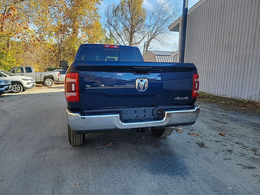 New 2024 Ram 2500 TRADESMAN CREW CAB 4X4 6'4' BOX Pickup