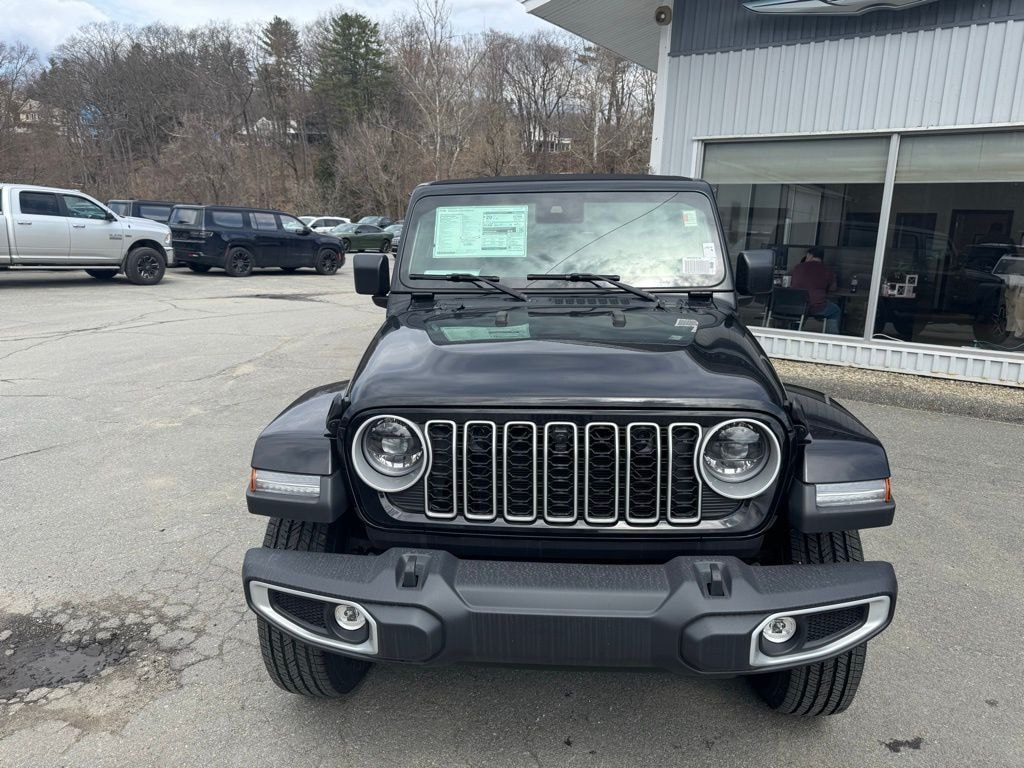 New 2025 Jeep Wrangler 4-DOOR SAHARA Sport Utility