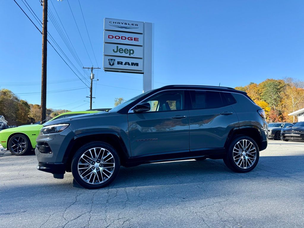 2022 Jeep Compass Limited photo 3