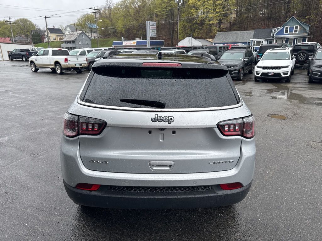 2025 Jeep Compass Limited photo 3
