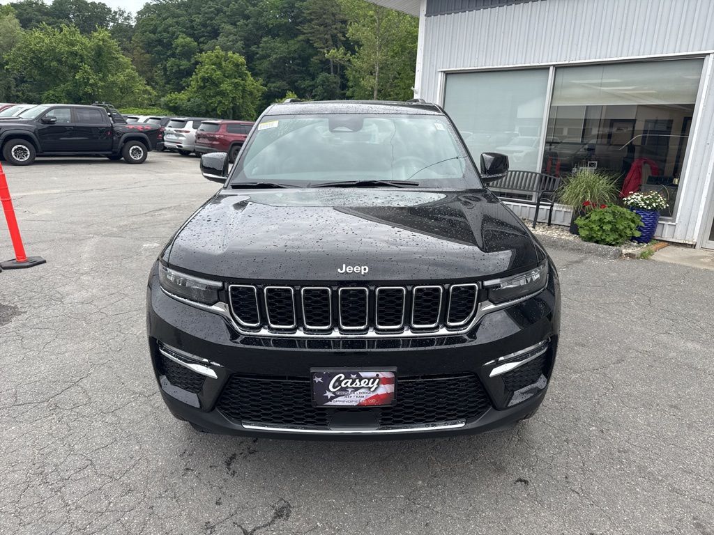 2025 Jeep Grand Cherokee Limited photo 2