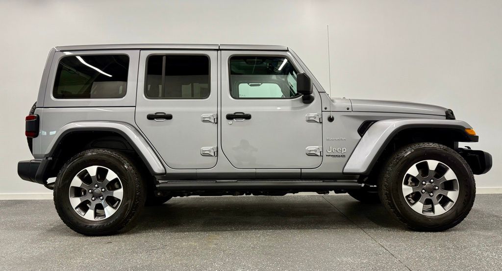 2021 Jeep Wrangler Unlimited Sahara photo 2
