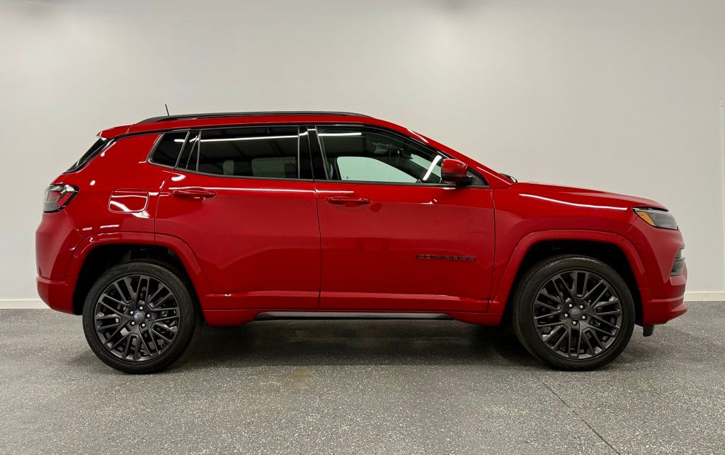 2022 Jeep Compass Limited photo 3