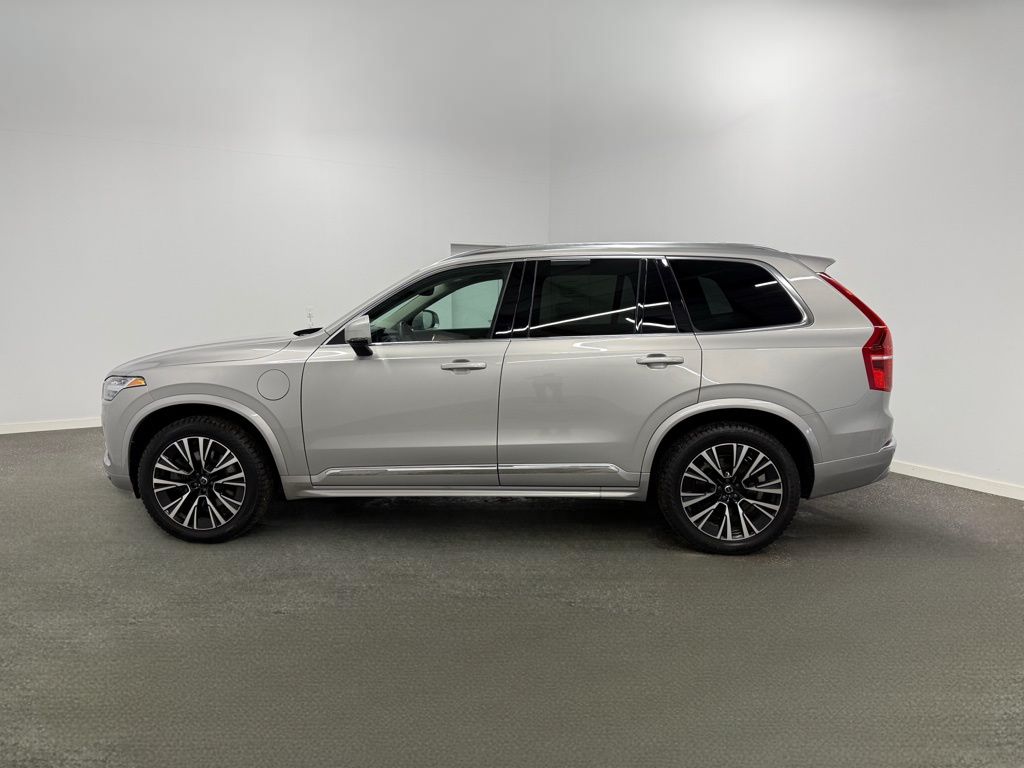 2024 Volvo XC90 T8 Recharge Core Bright Theme 4WD's photo