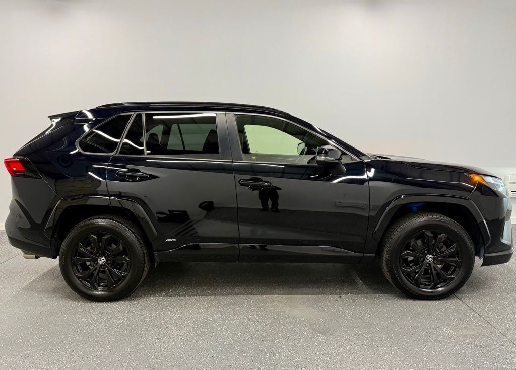 Used 2022 Toyota RAV4 Hybrid SE SUV