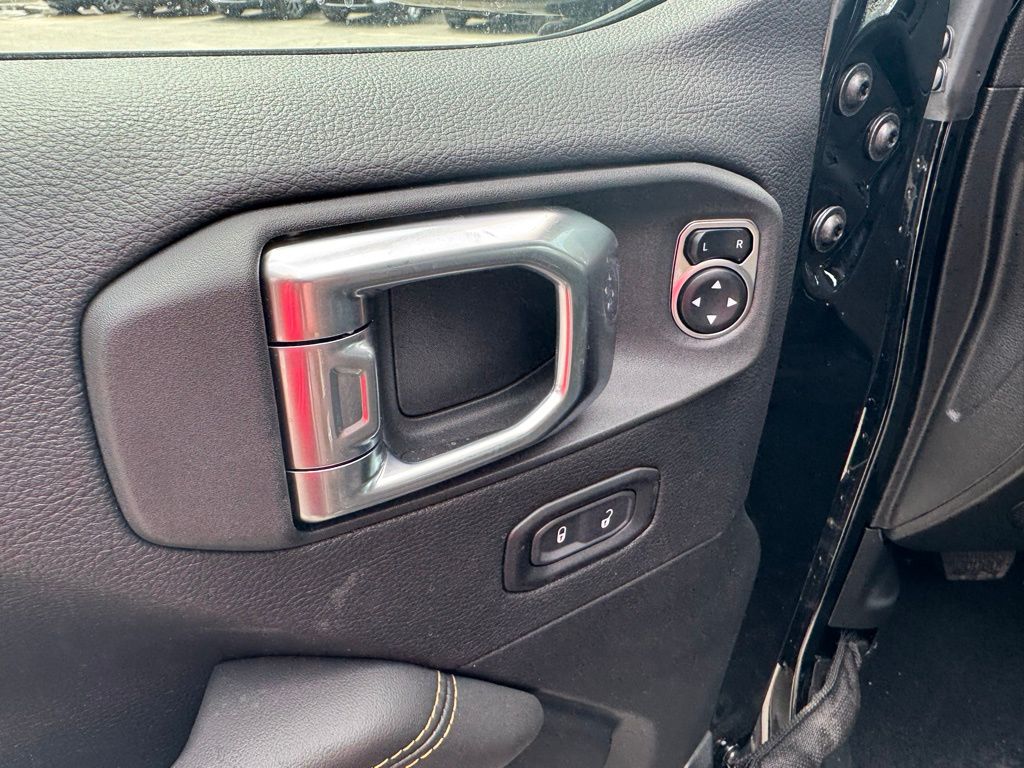 2025 Jeep Wrangler 4-Door Sahara - Photo 11