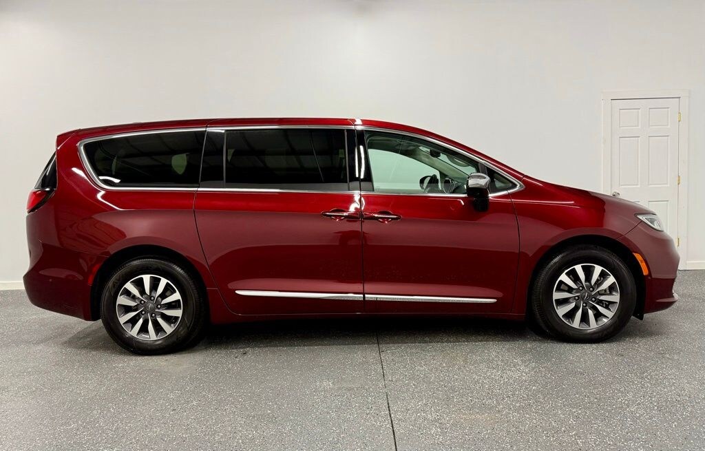 Used 2023 Chrysler Pacifica Plug-In Hybrid Limited Van Passenger Van