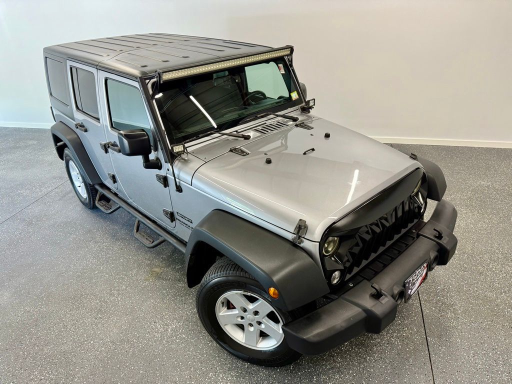 2017 Jeep Wrangler Unlimited Sport photo 3