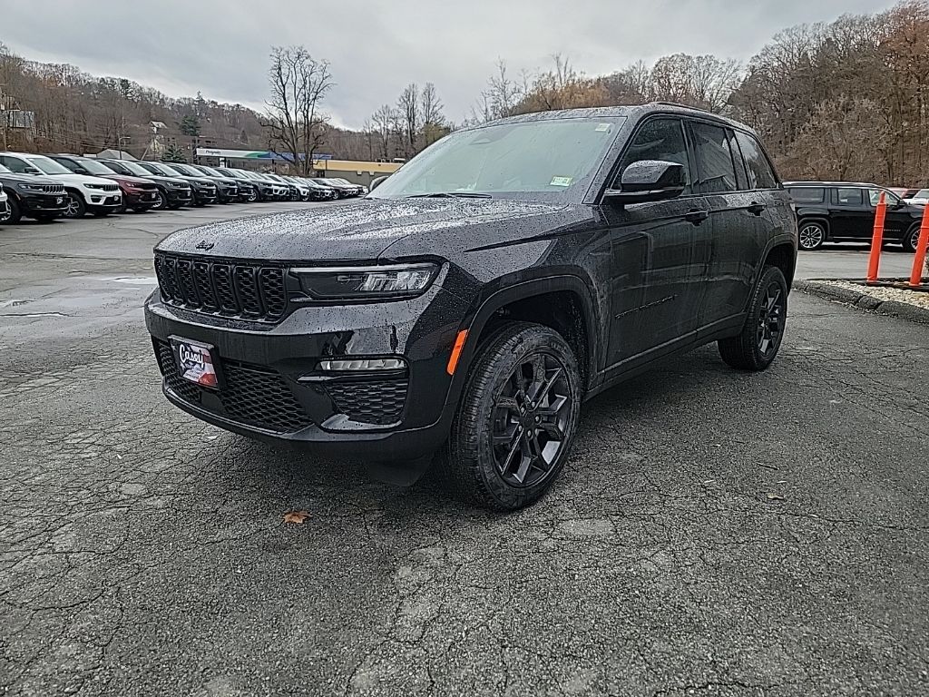 2025 Jeep Grand Cherokee Limited photo 3