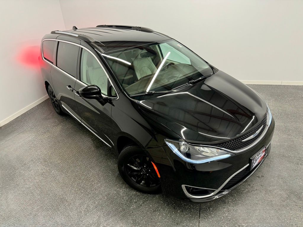Used 2018 Chrysler Pacifica Touring L with VIN 2C4RC1BG9JR233882 for sale in Springfield, VT