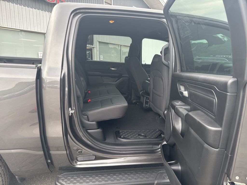 2026 Ram 1500 Tradesman photo 4
