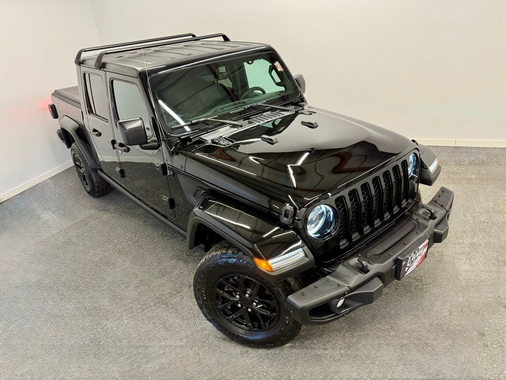 Used 2023 Jeep Gladiator Sport Truck Crew Cab