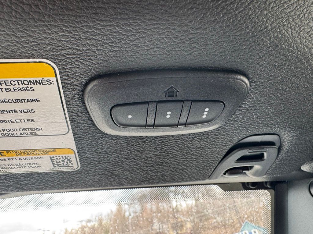 2025 Jeep Wrangler 4-Door Sahara - Photo 15