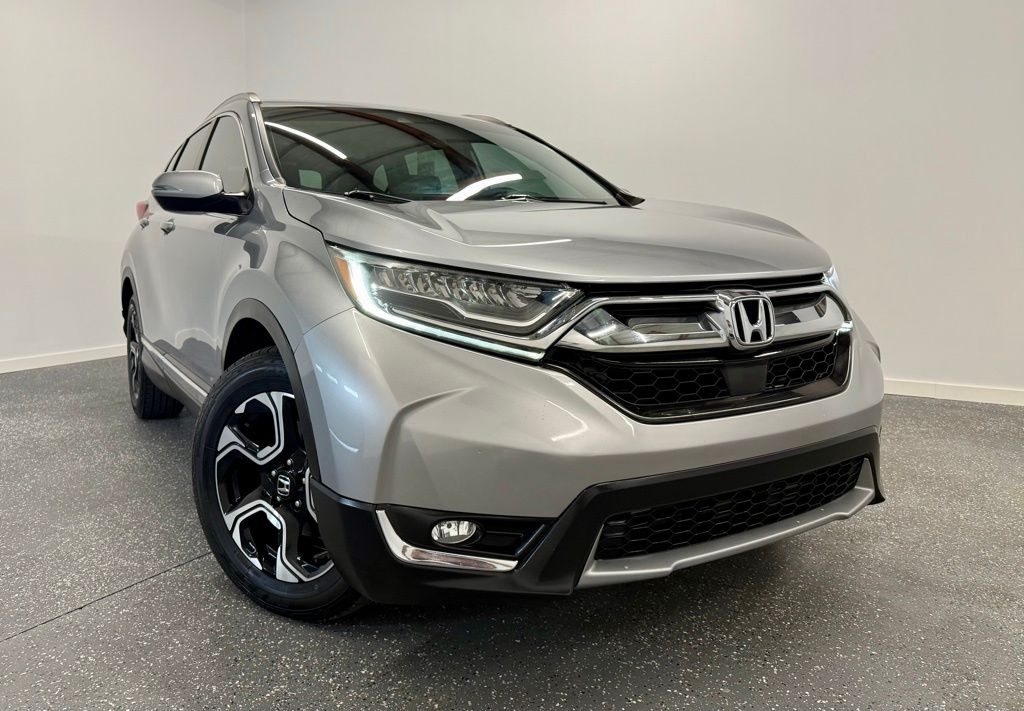 2017 Honda CR-V Touring photo 3
