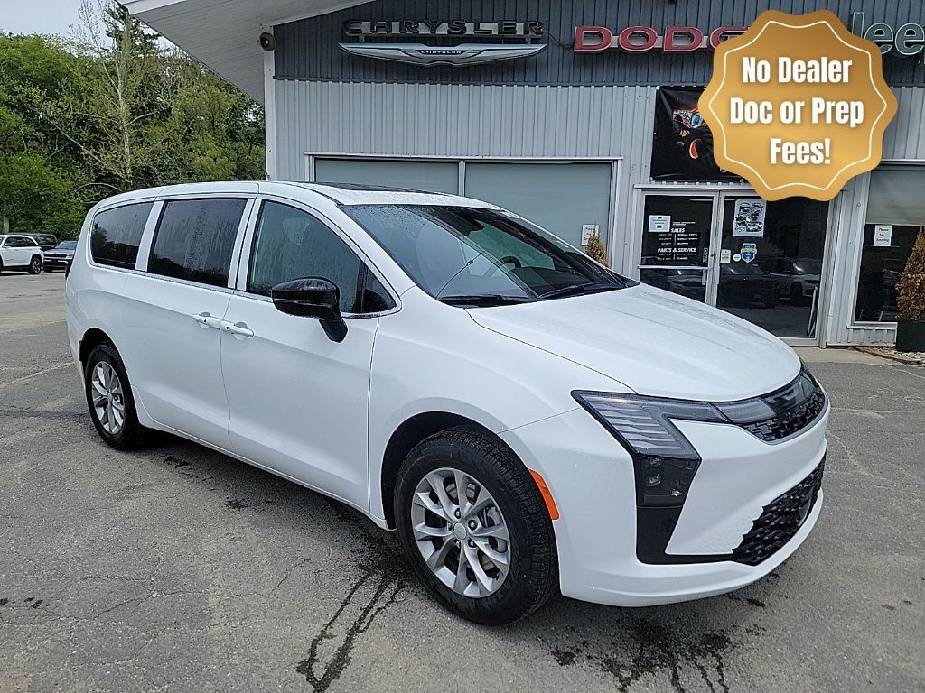 2027 Chrysler Pacifica Select AWD's photo