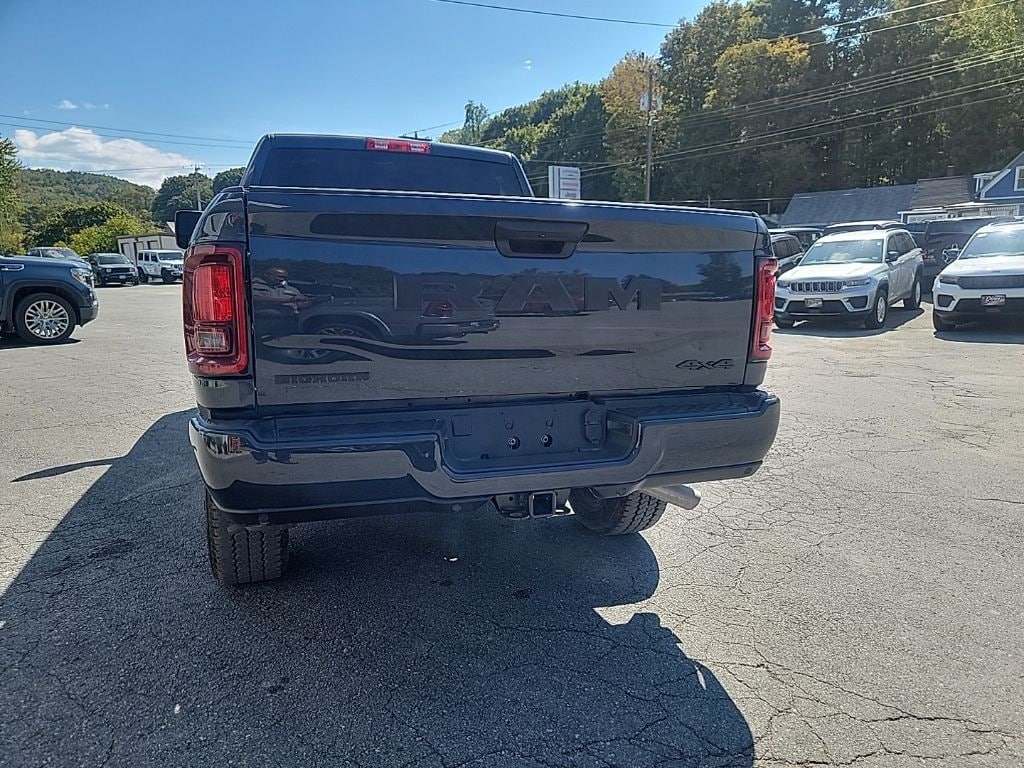 New 2025 Ram 2500 BIG HORN CREW CAB 4X4 6'4 BOX Pickup