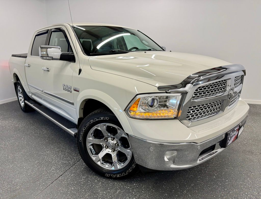 2017 Ram 1500 Laramie photo 4