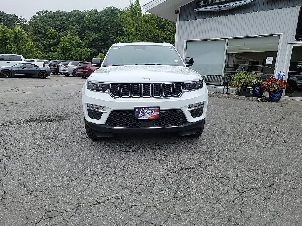 2025 Jeep Grand Cherokee Limited photo 2