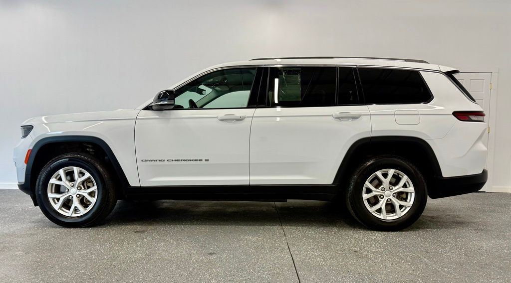 2023 Jeep Grand Cherokee Limited photo 2
