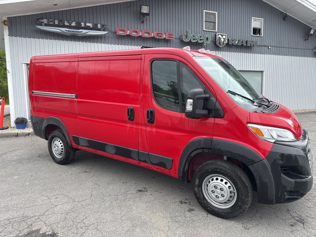 New 2025 Ram ProMaster PROMASTER 3500 TRADESMAN CARGO VAN LOW ROOF 136' W Cargo Van