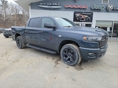 2026 Ram 1500 EXPRESS CREW CAB 4X4 5'7 BOX Pickup