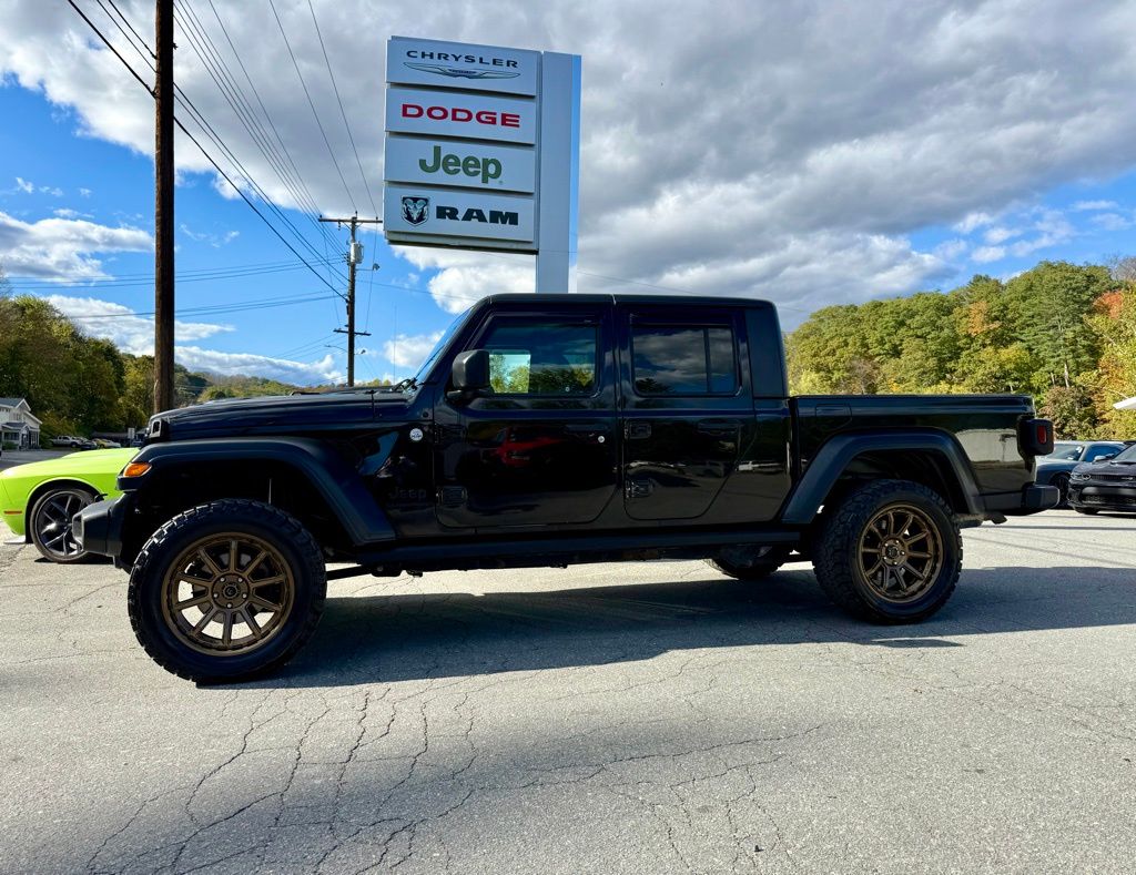 2020 Jeep Gladiator Sport photo 2