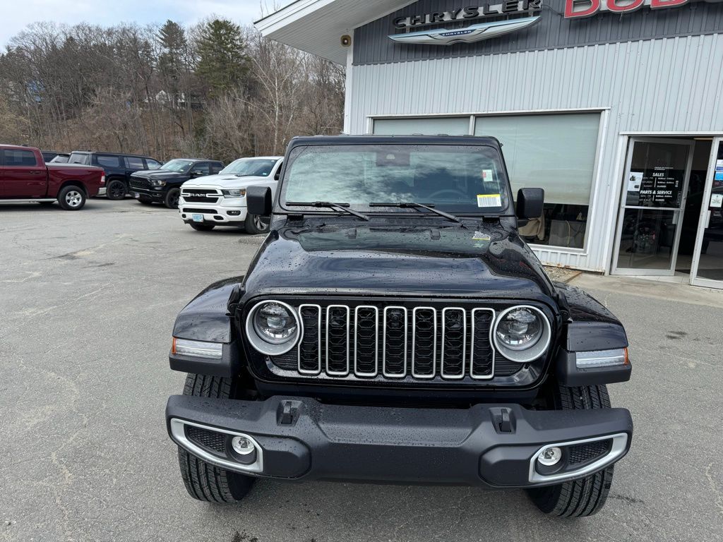 2025 Jeep Wrangler Sahara photo 2