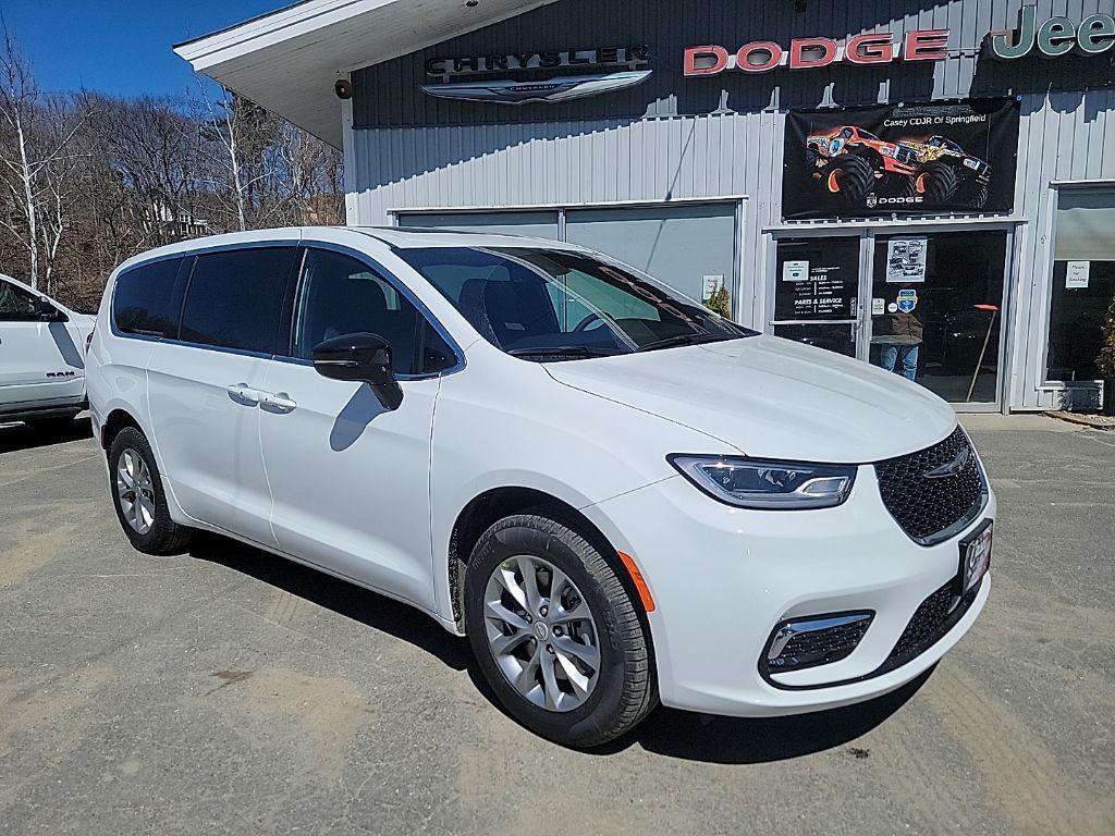 2026 Chrysler Pacifica Select AWD's photo