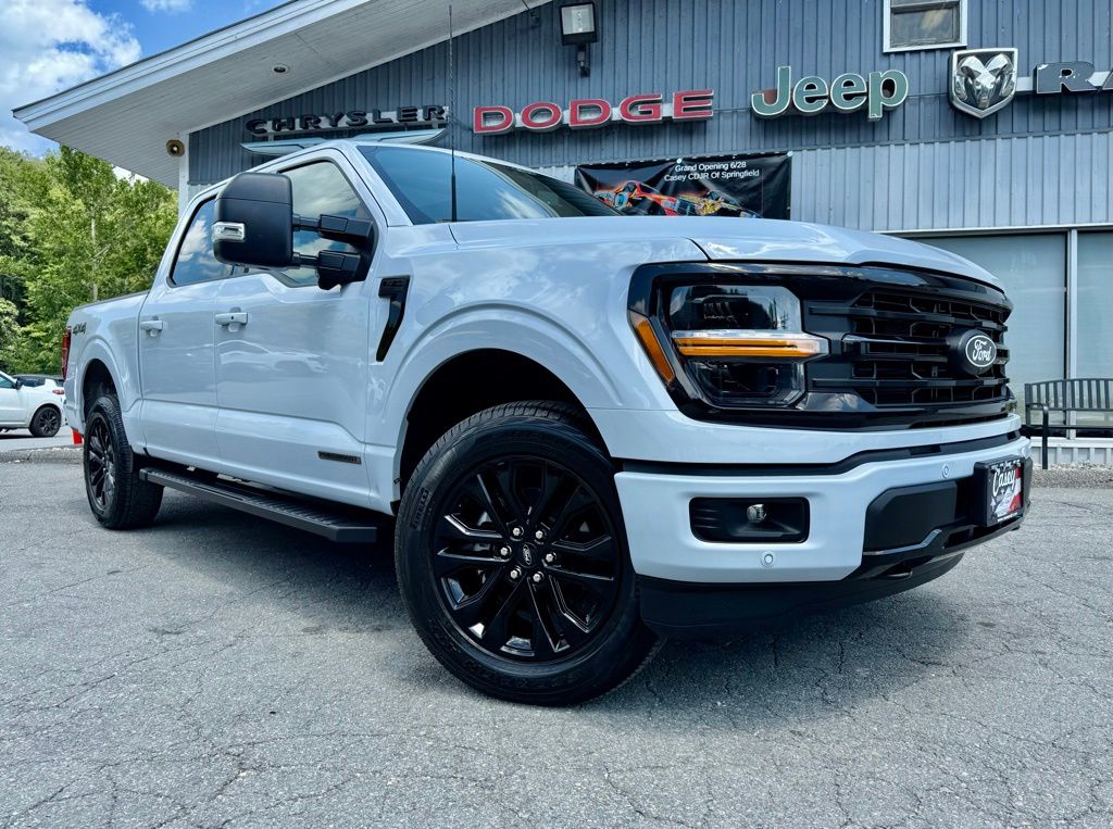 2025 Ford F-150 XLT photo 2