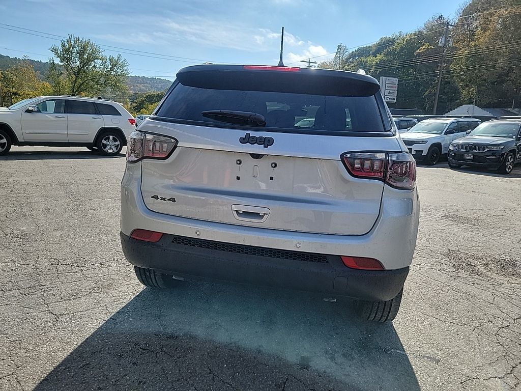 2026 Jeep Compass Limited photo 2