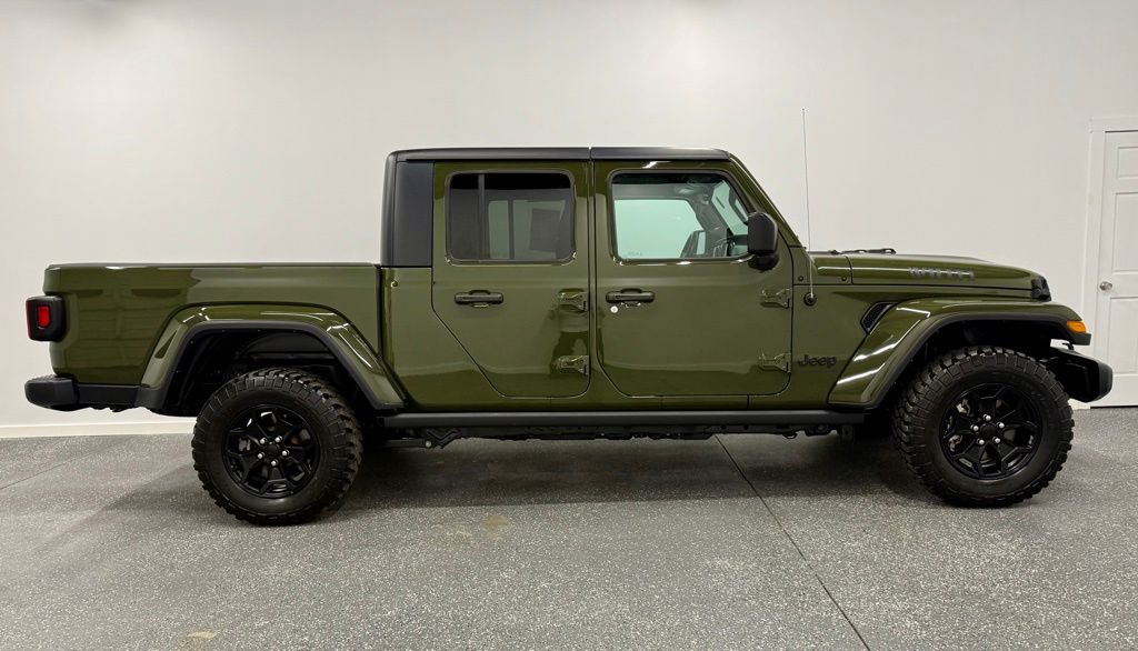 2022 Jeep Gladiator Willys photo 3