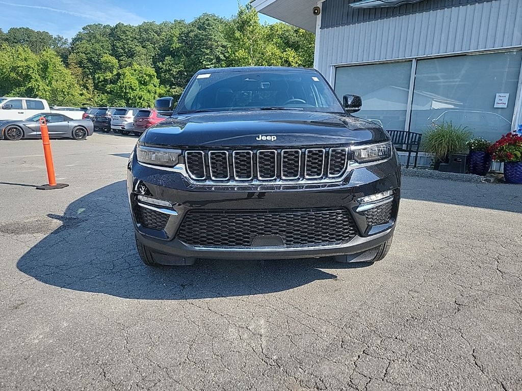 2025 Jeep Grand Cherokee Limited photo 2