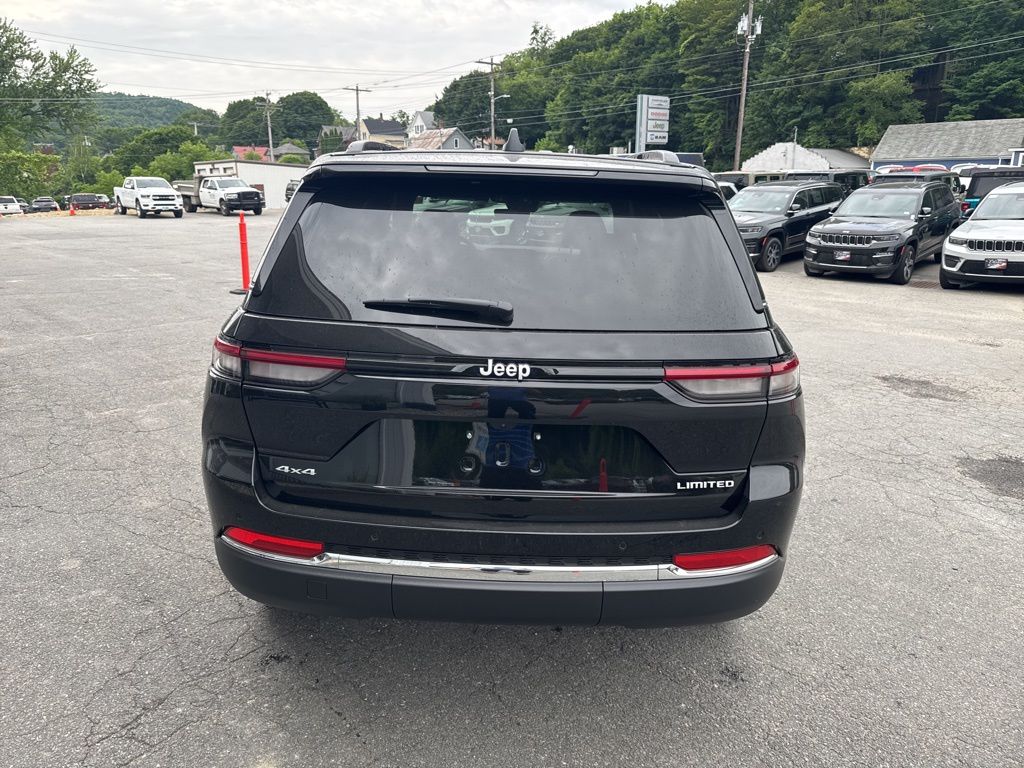 2025 Jeep Grand Cherokee Limited photo 4