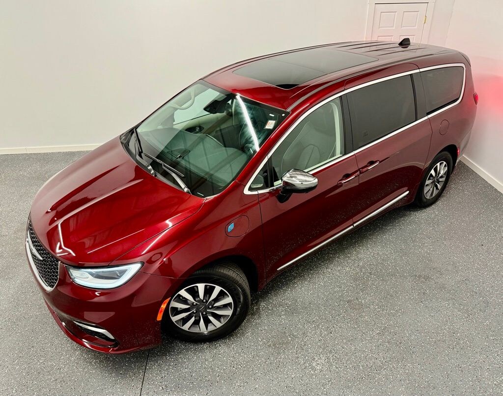 Used 2023 Chrysler Pacifica Plug-In Hybrid Limited Van Passenger Van