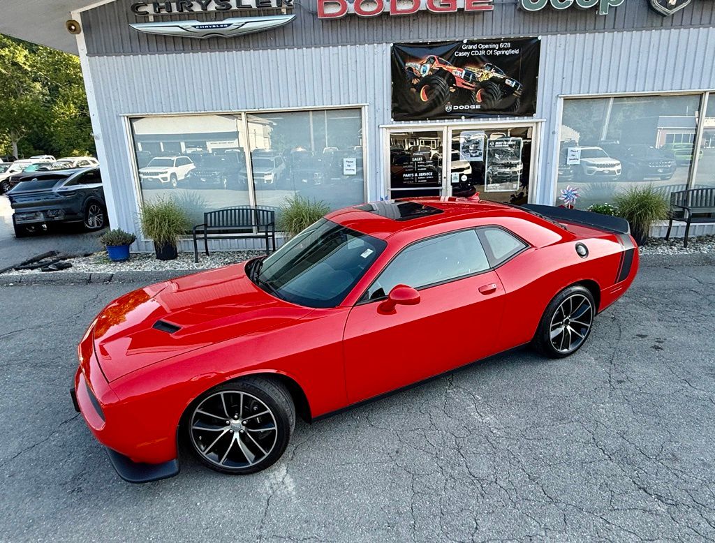2016 Dodge Challenger R/T Scat Pack photo 3