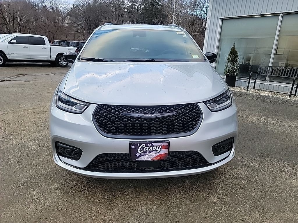 New 2026 Chrysler Pacifica SELECT AWD Passenger Van