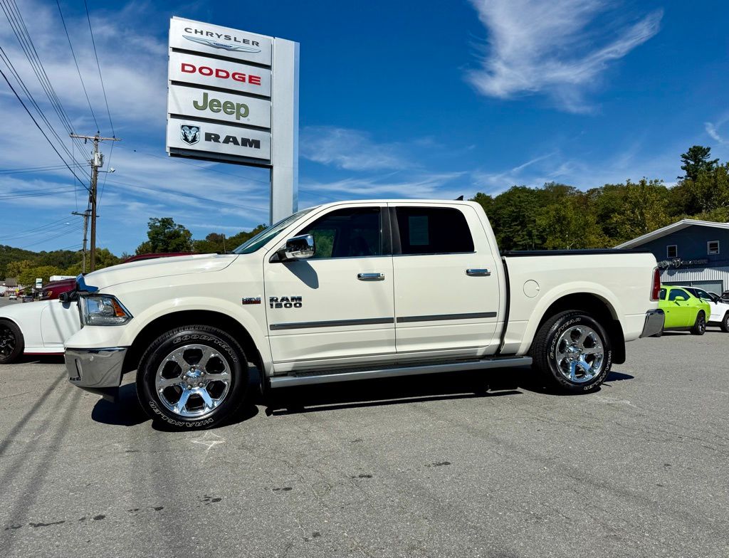 2017 Ram 1500 Laramie photo 2