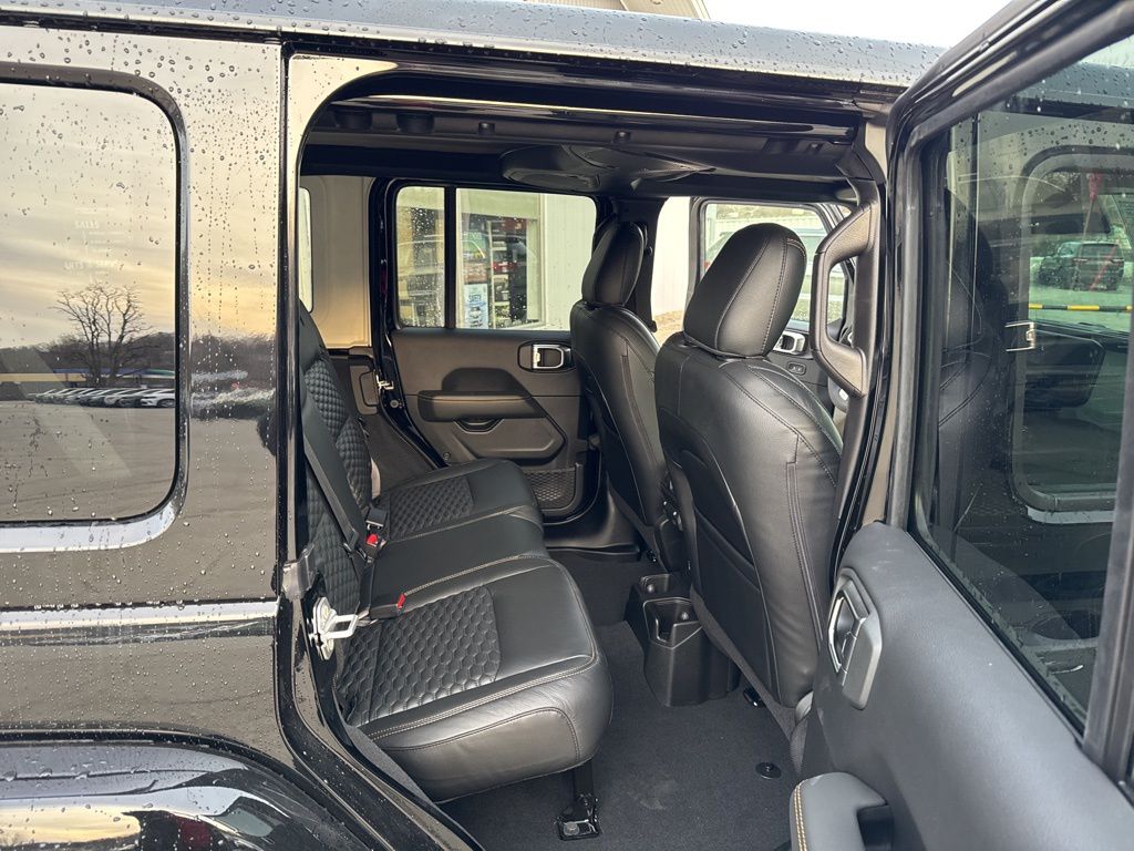 2025 Jeep Wrangler 4-Door Sahara - Photo 9