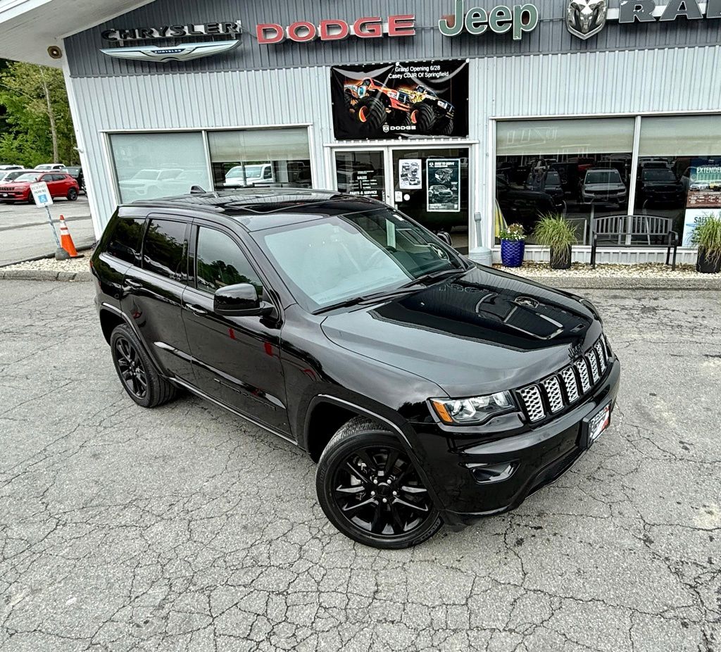 2022 Jeep Cherokee Laredo X photo 2