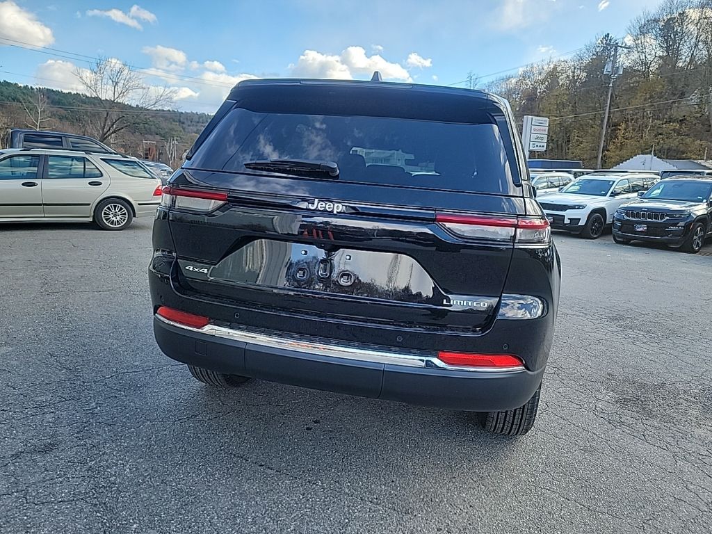 2025 Jeep Grand Cherokee Limited photo 4