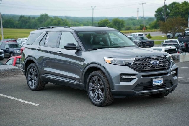 2022 Ford Explorer XLT photo 3