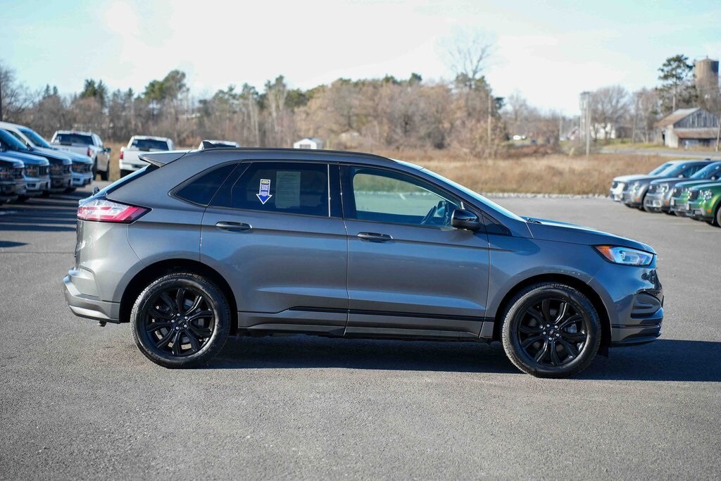 2022 Ford Edge SE photo 4