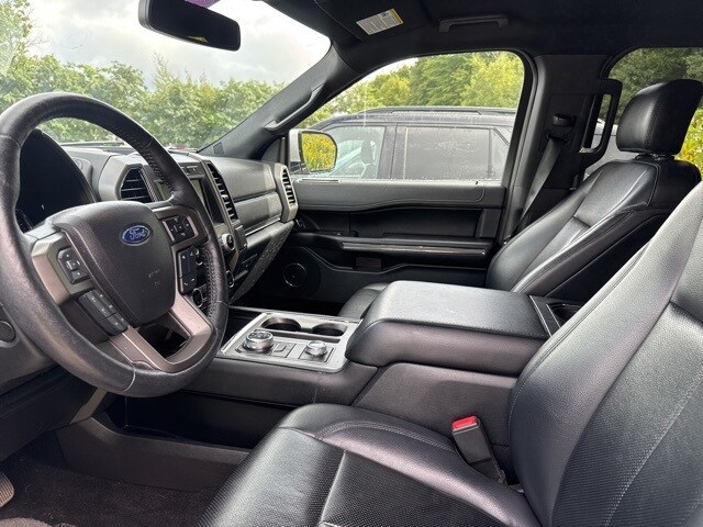 2019 Ford Expedition XLT photo 2