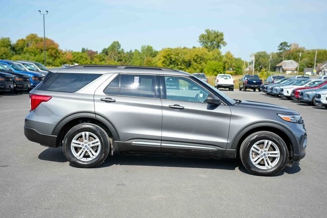 2023 Ford Explorer XLT photo 3
