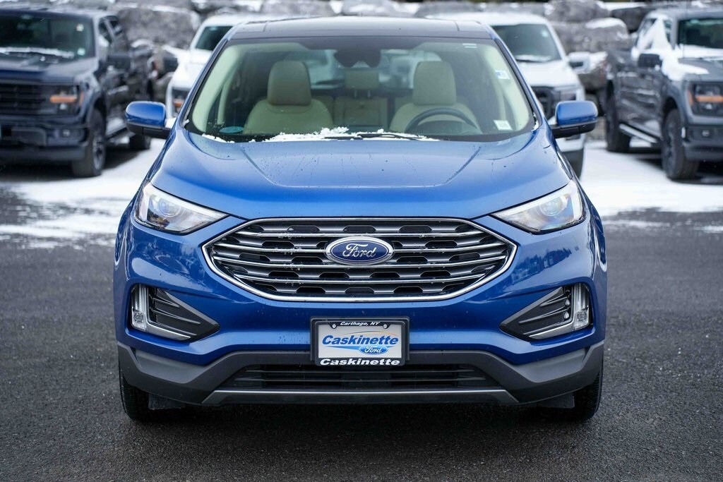 2022 Ford Edge SEL photo 2