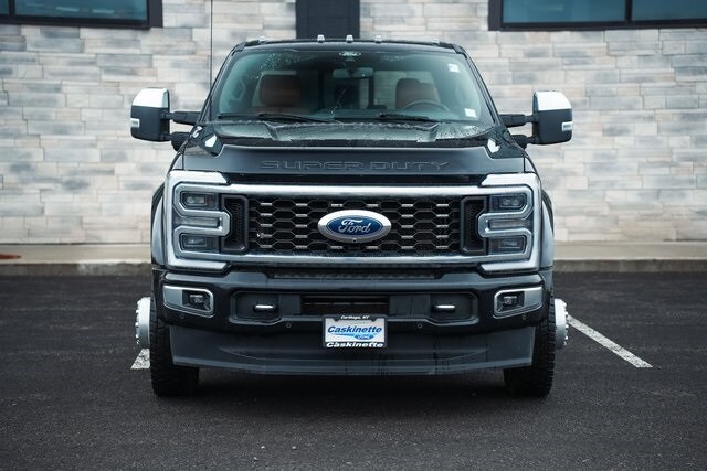 2024 Ford F-450 Platinum photo 2